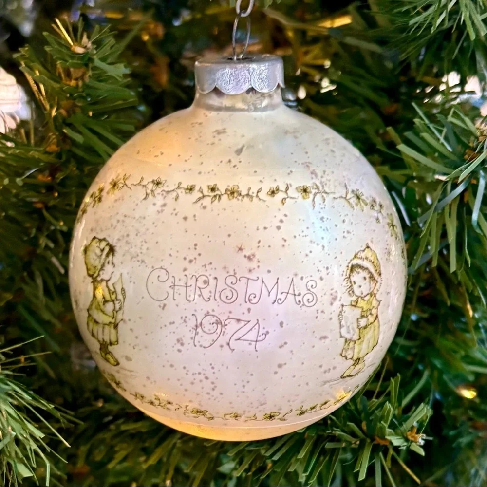 VTG Hallmark Mary Hamilton Glass Ball Christmas Carolers Ornament 1974 Holiday